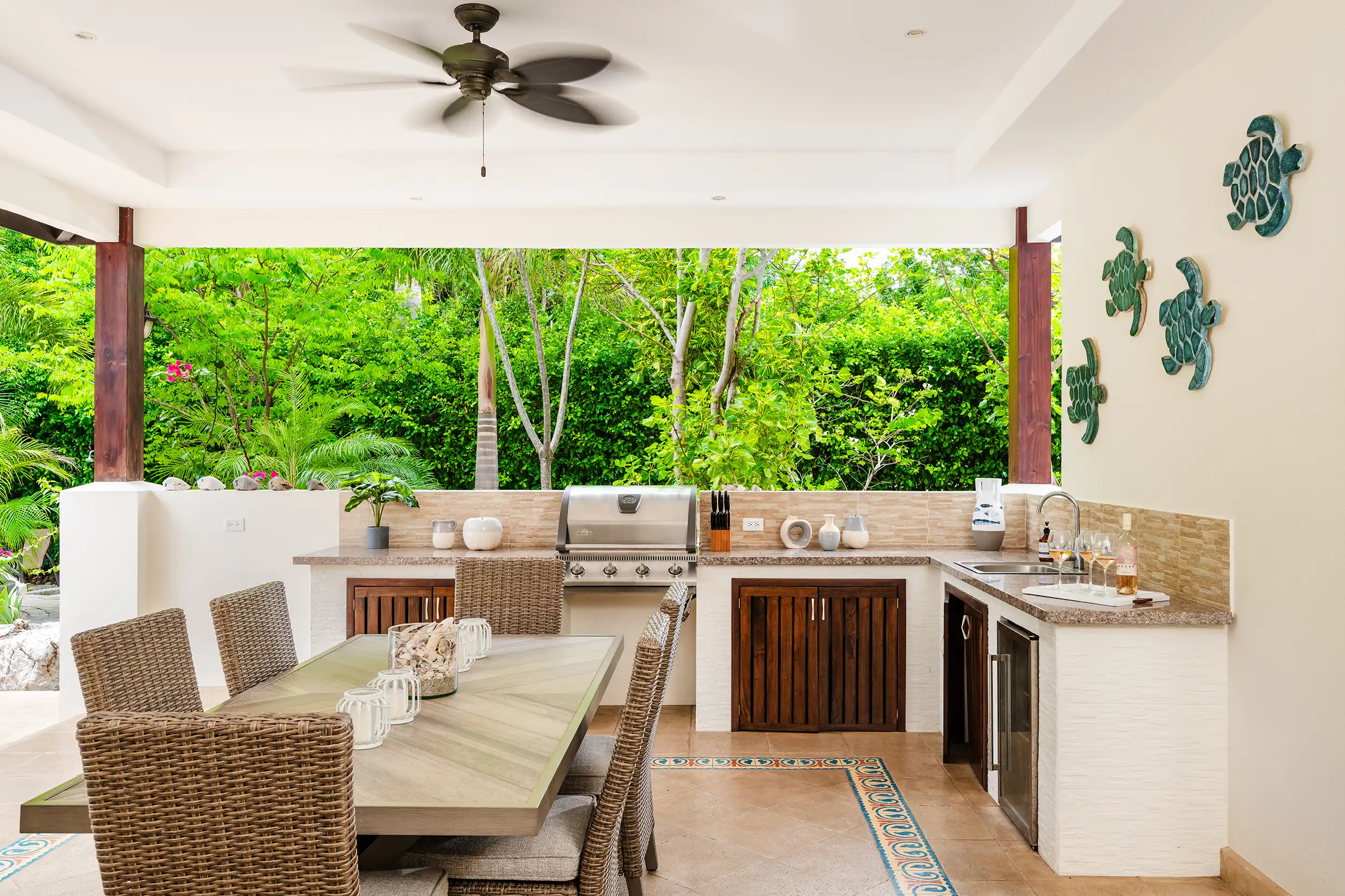 Cocina al aire libre en Casa Bonita Beach