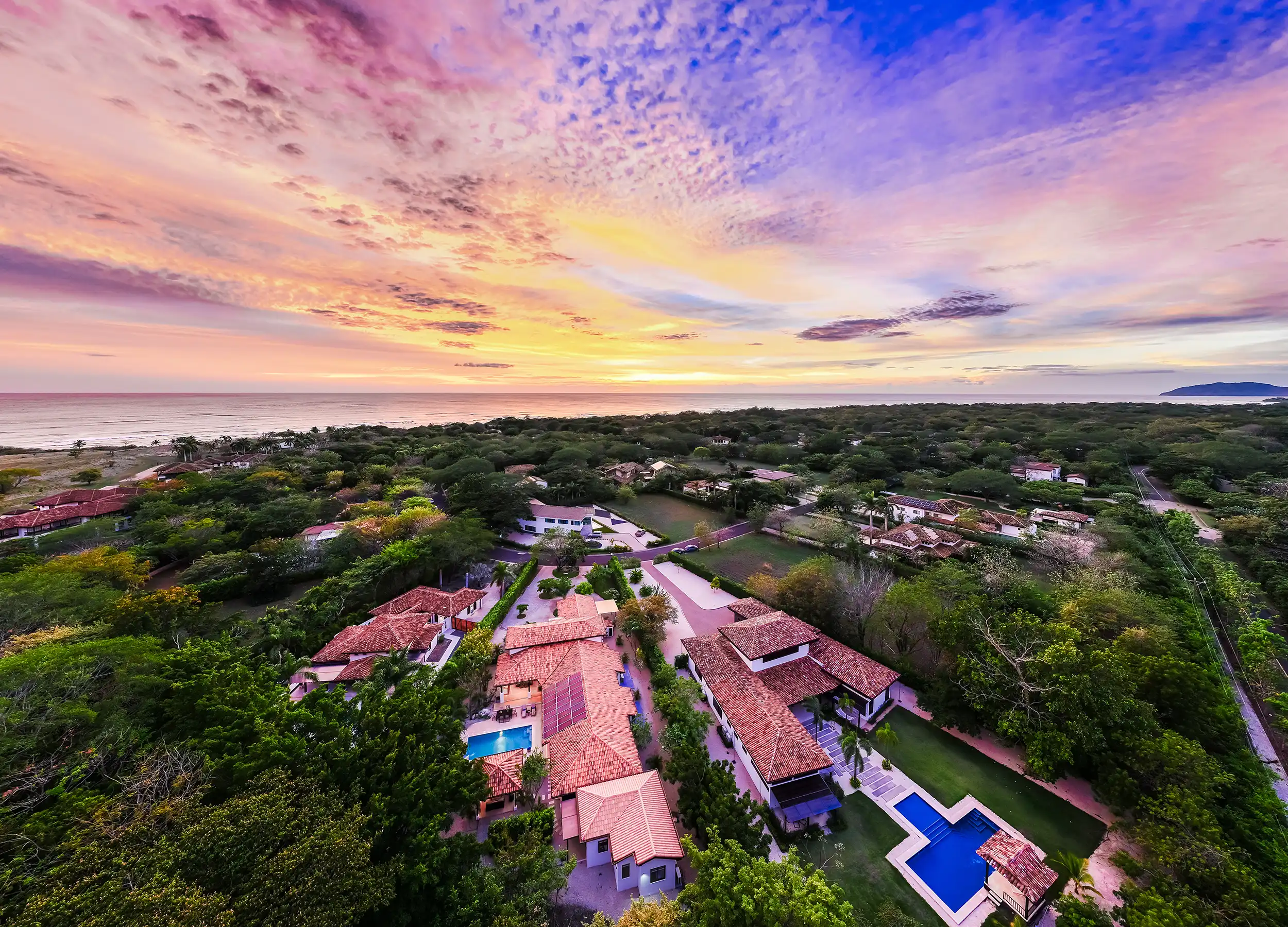 Vista del atardecer desde Casa Bonita Beach en Hacienda Pinilla, Guanacaste